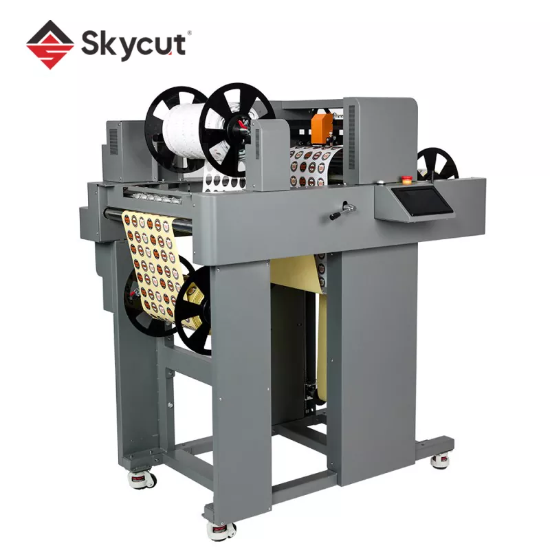 Máy cắt decal cuộn để cuộn